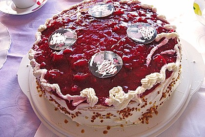 Windbeutel-Torte 31