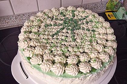 Windbeutel-Torte 16