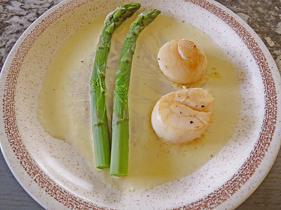 Gegrillte Jakobsmuscheln mit grünem Spargel von susa_ | Chefkoch.de