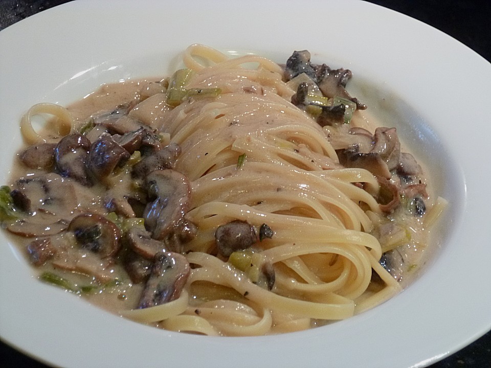 Makkaroni in Champignon-Käsesoße von mima53 | Chefkoch.de