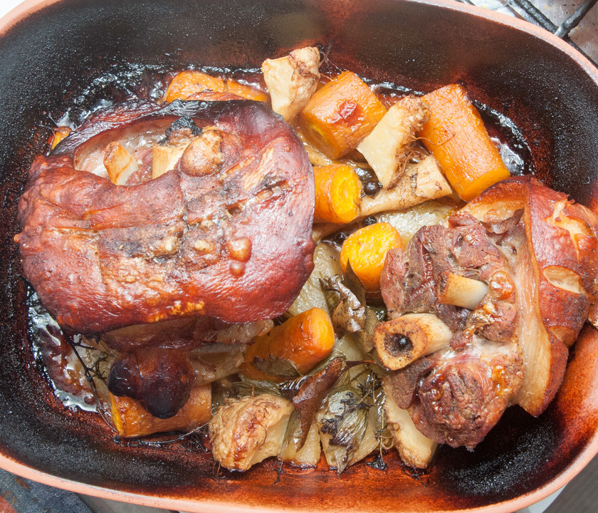 Schweinshaxe im Römertopf von Atze_Thon | Chefkoch.de