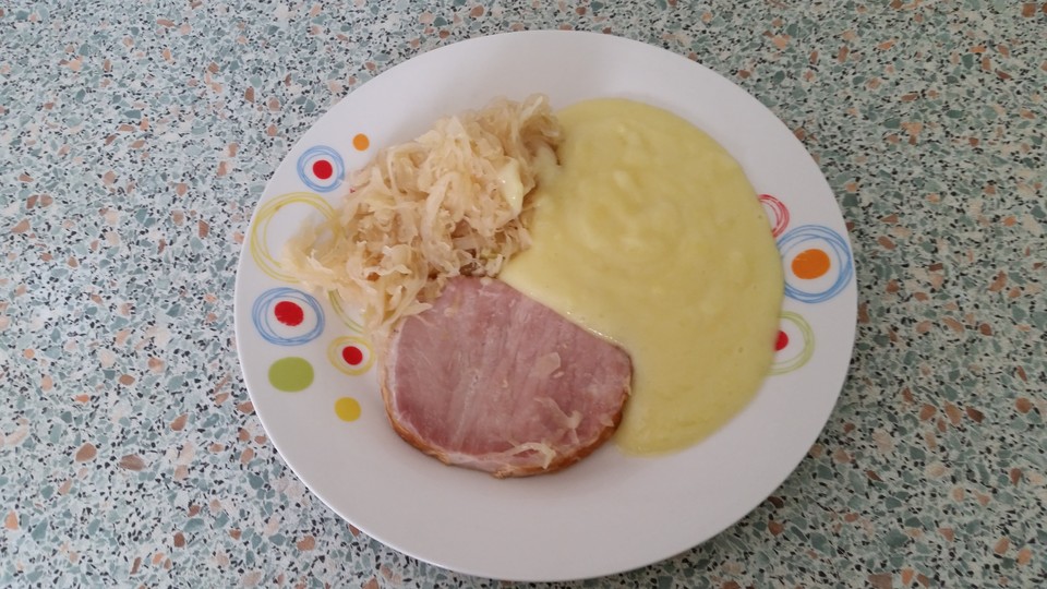 Sauerkraut mit Kartoffelpüree und Kasseler von äüöp | Chefkoch.de