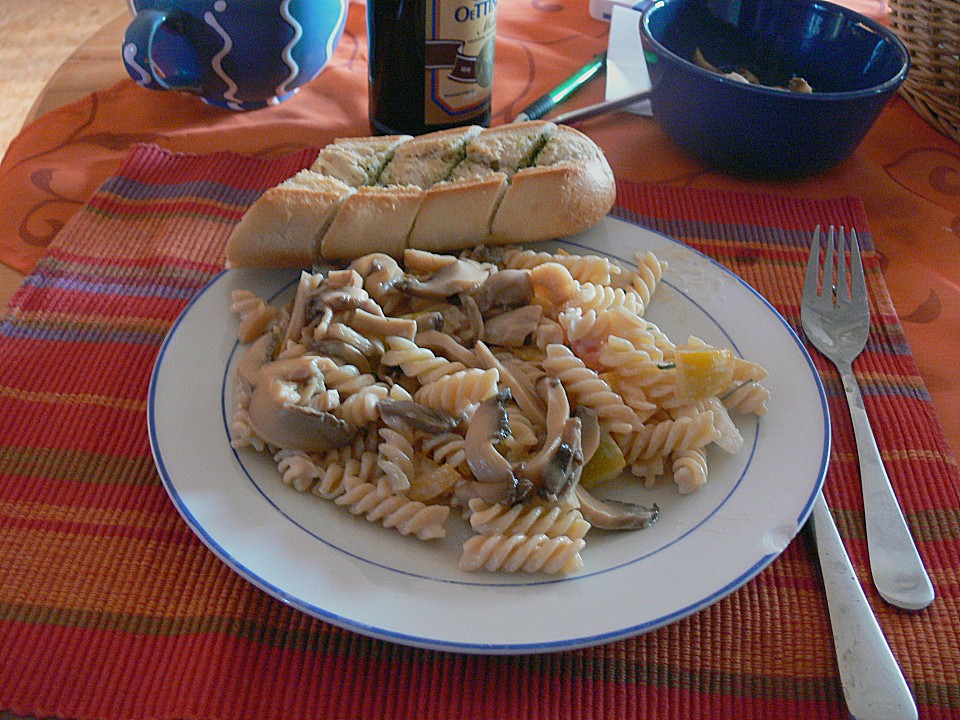 Ww Leichter Nudelsalat Mit Paprika Und Champignons Chefkoch De