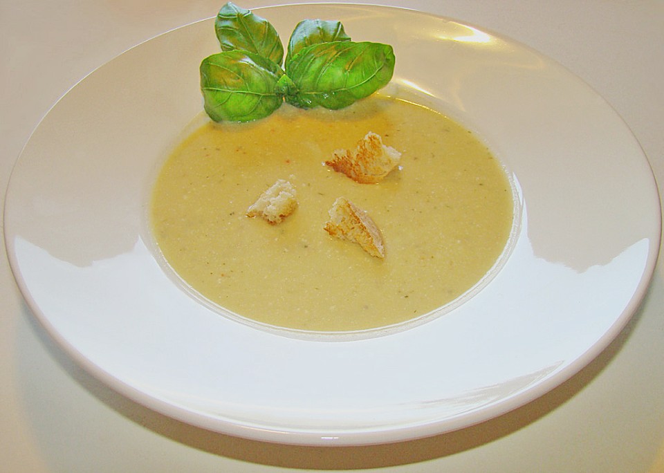 Blumenkohlsuppe mit Parmesan - Ein gutes Rezept | Chefkoch.de