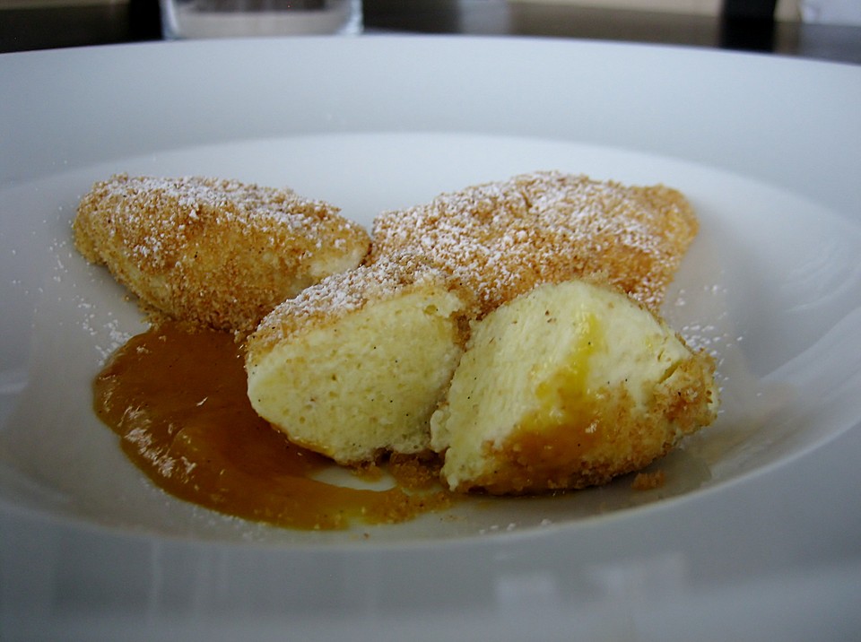 Warme Vanille - Quarknocken auf Mangosauce von chefkoch | Chefkoch.de