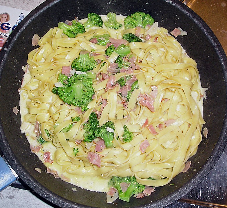 Tagliatelle mit Brokkoli, Schinken und Champignons von Kochhusky ...