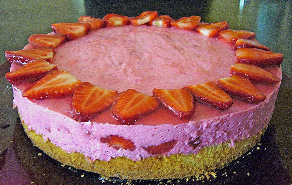 Erdbeer - Joghurt - Torte von Andchen | Chefkoch.de