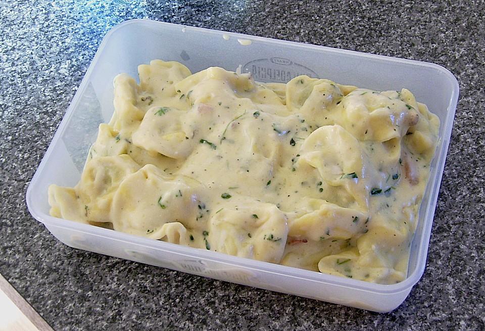 Tortellini mit Käse - Kräutersauce von nimuee | Chefkoch.de