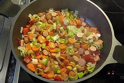 Pikantes Wurstgulasch 21