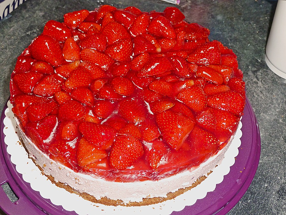 Erdbeer - Amarettini - Torte von Neoniehome | Chefkoch.de