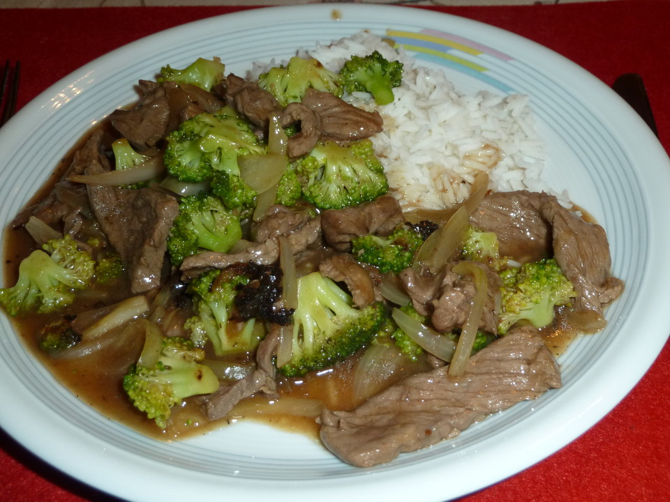Asiatische Rindfleisch - Brokkoli - Pfanne von hobbykoechin81 | Chefkoch.de