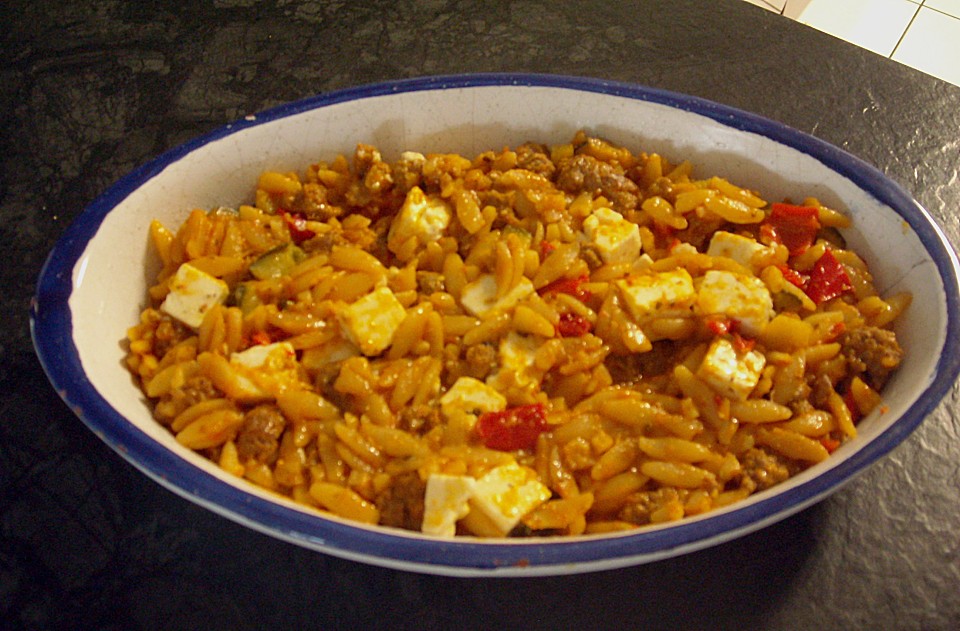 Kritharaki - Nudelpfanne mit Hackfleisch und Schafskäse von Barbara111 ...