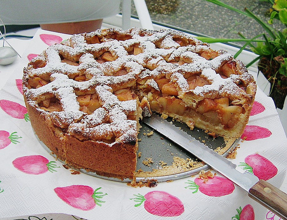 Apfel - Marzipankuchen mit Gitter von jesusfreak | Chefkoch.de