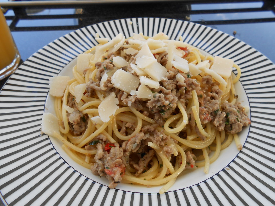 Spaghetti mit Lauchzwiebel - Hackfleisch - Sauce von PetitZebre ...