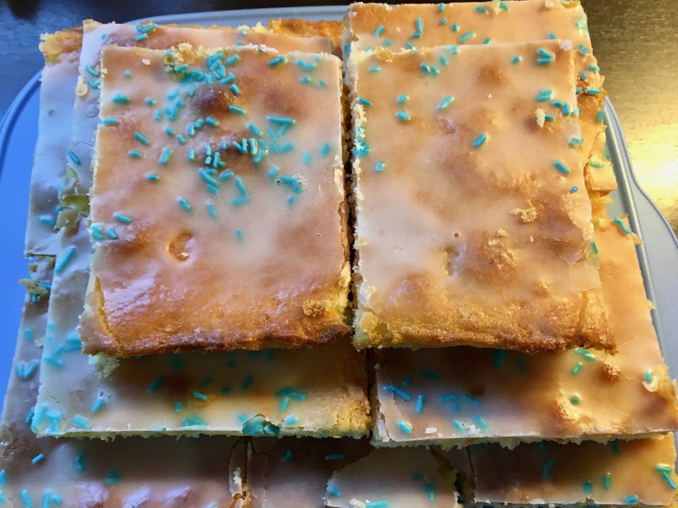 Zitronenkuchen vom Blech von cremehase | Chefkoch.de