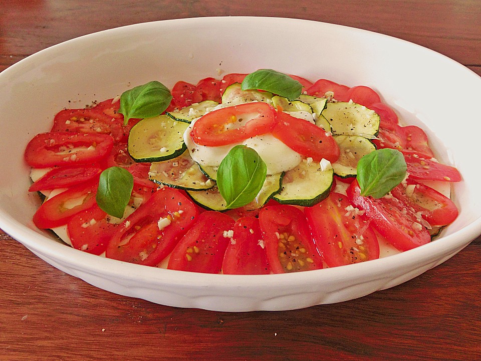 Tomaten - Zucchini Salat mit Mozzarella von Yemaja18 | Chefkoch.de