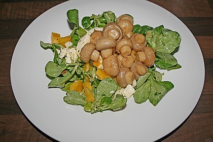 Salat mit Honigchampignons 49