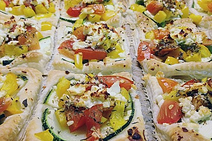 Blätterteig mit Tomate, Zucchini und Feta 16