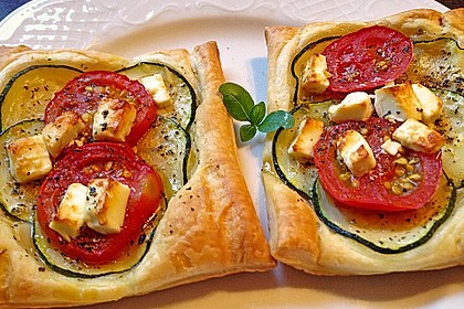 Blätterteig mit Tomate, Zucchini und Feta 1