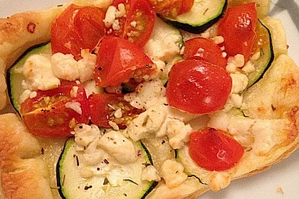 Blätterteig mit Tomate, Zucchini und Feta 18