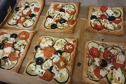 Blätterteig mit Tomate, Zucchini und Feta 6