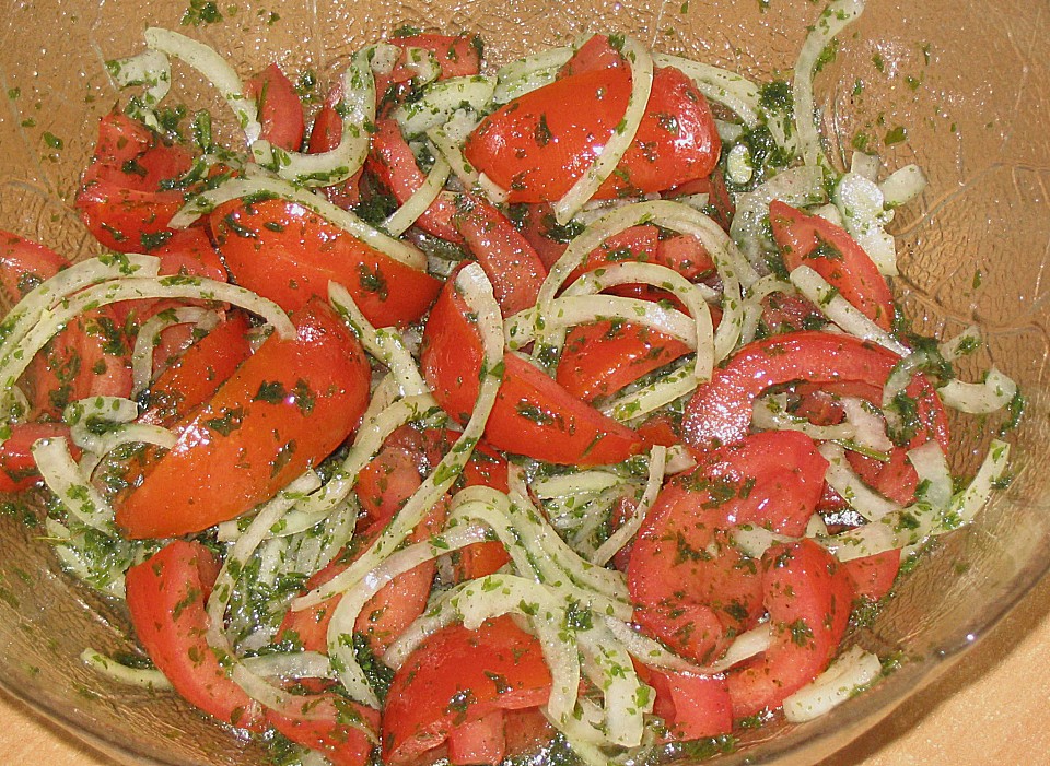 Tomaten - Zwiebel - Salat von tartuffo | Chefkoch.de