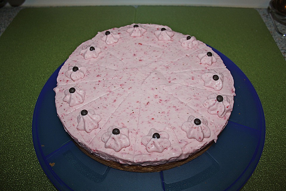 Schnelle Erdbeer - Sahne - Torte von chrisi83 | Chefkoch.de