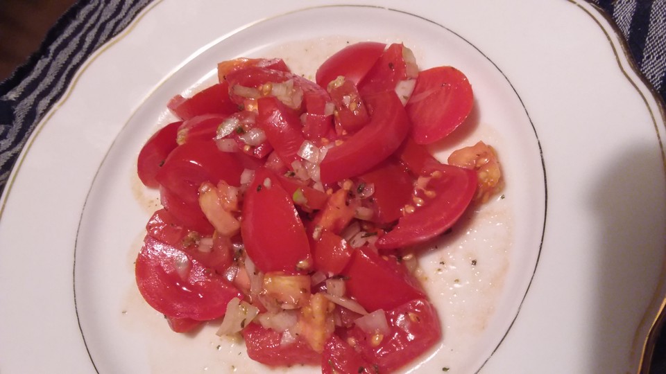 Einfacher Tomatensalat von meladori_magpie | Chefkoch.de