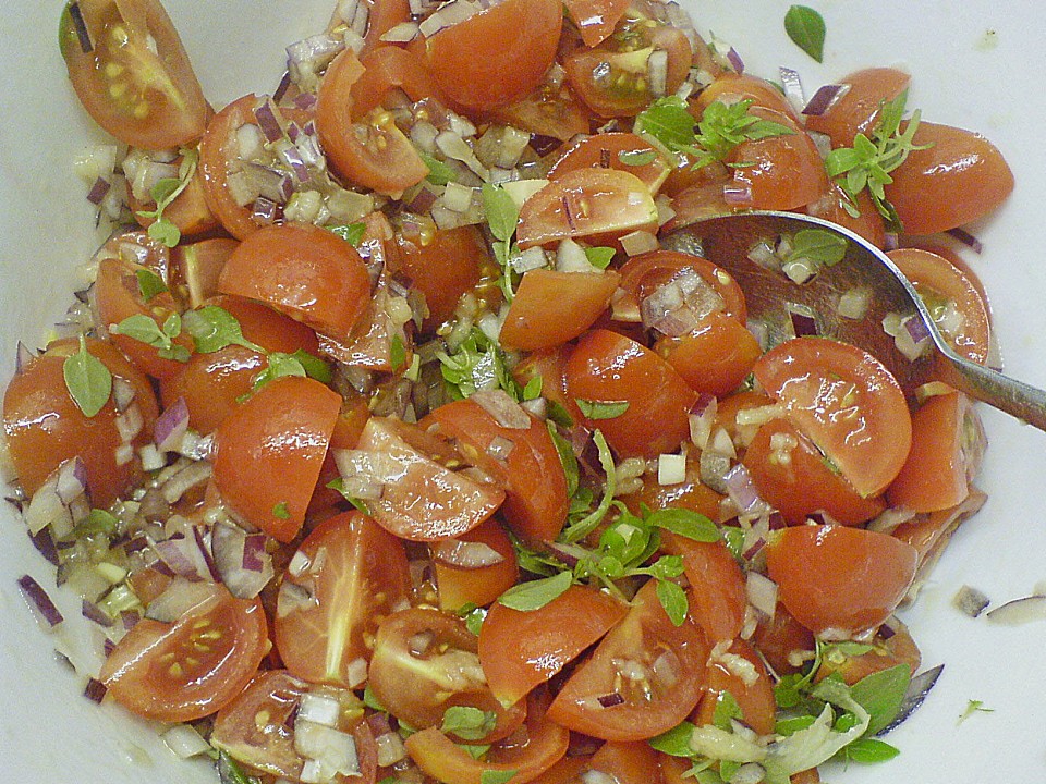 Einfacher Tomatensalat von meladori_magpie | Chefkoch.de