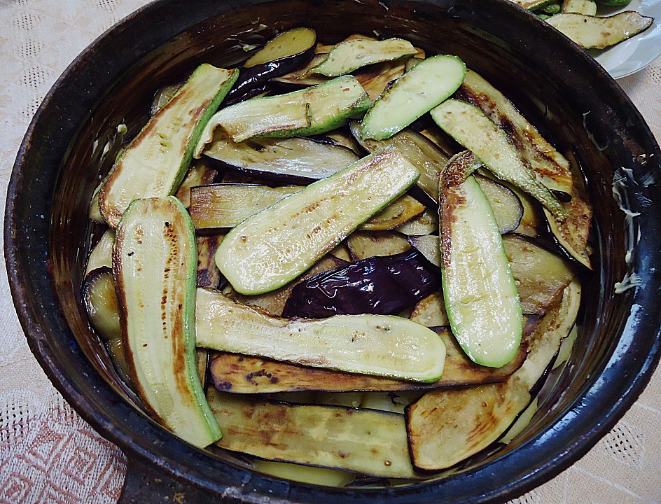 Mousaka - griechischer Auflauf mit Auberginen von Minoas ...