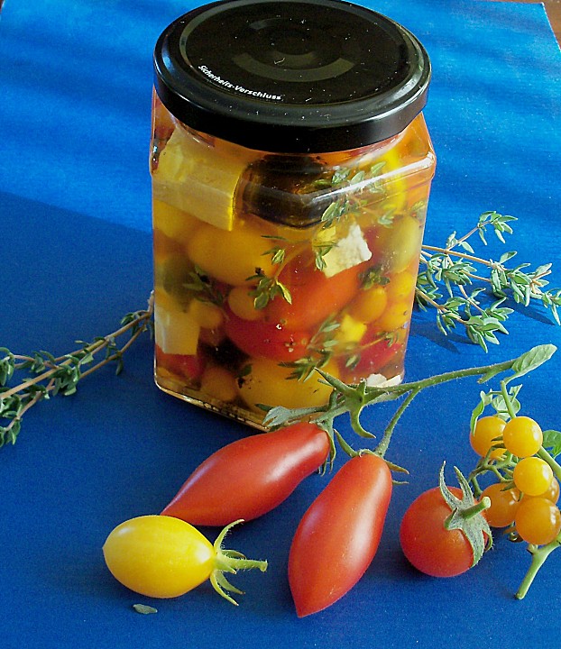 Eingelegte Tomaten mit Oliven und Schafskäse | Chefkoch.de