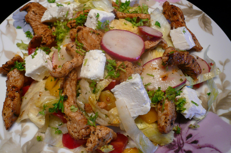 Bunter Salat mit scharfen Putenstreifen von LostAngel1985 | Chefkoch.de