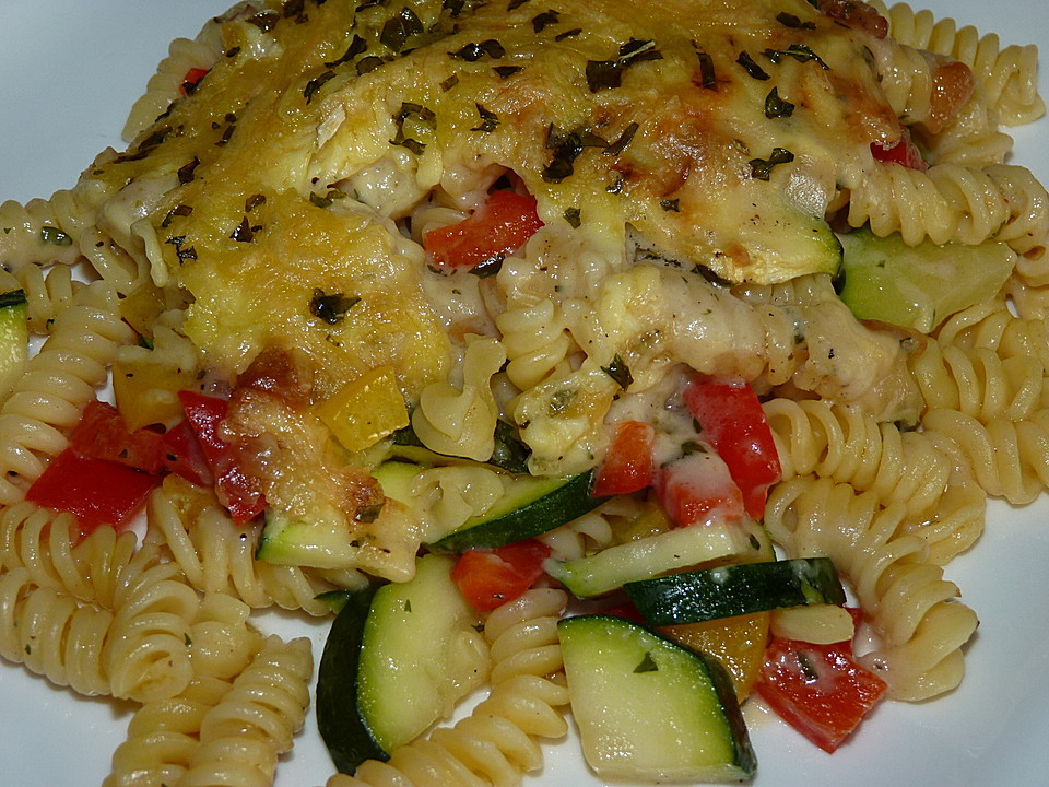 Nudelauflauf mit Zucchini und Paprika von LenchenR | Chefkoch.de