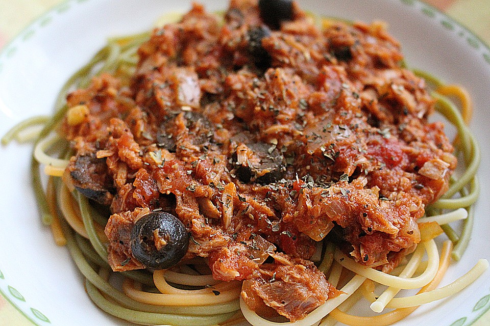 Spaghetti mit Tomaten - Thunfisch - Sauce von XBabe2408X | Chefkoch.de
