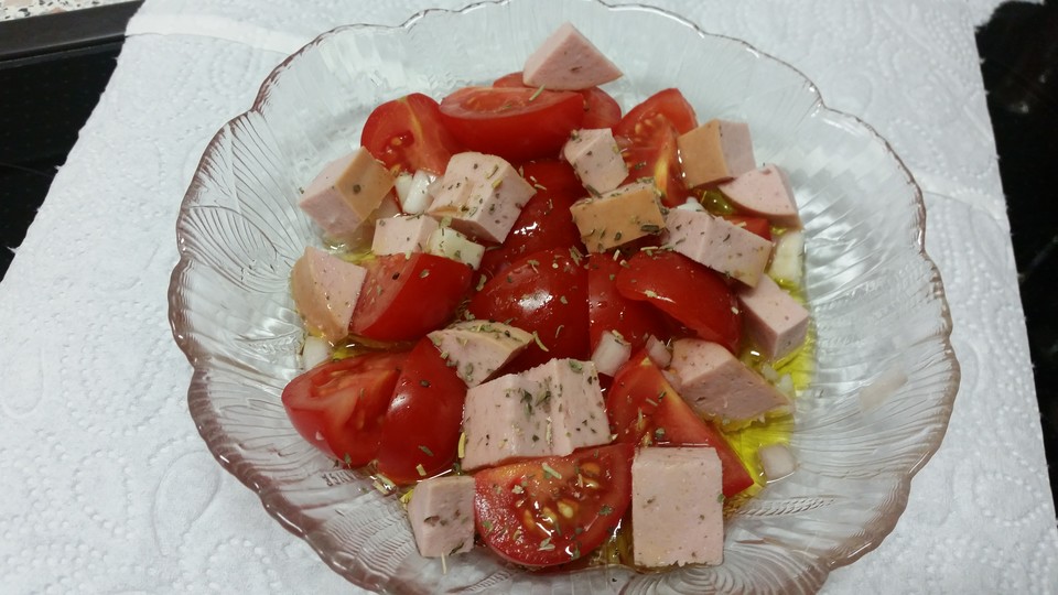 Tomaten - Wurst - Salat von Jeremy | Chefkoch.de