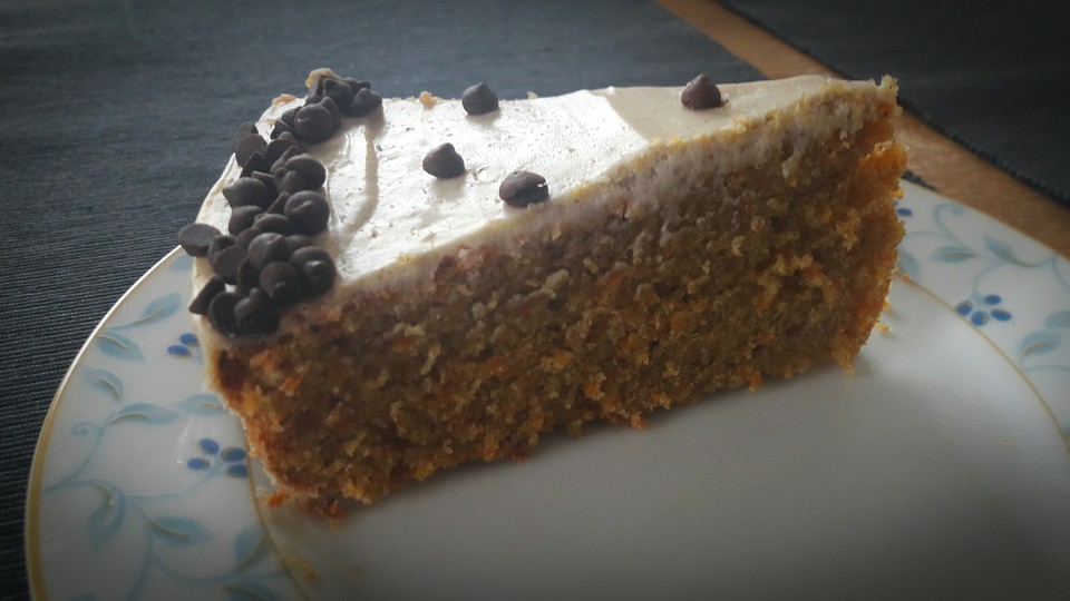 Karottenkuchen mit Frischkäseguss von annaia | Chefkoch.de
