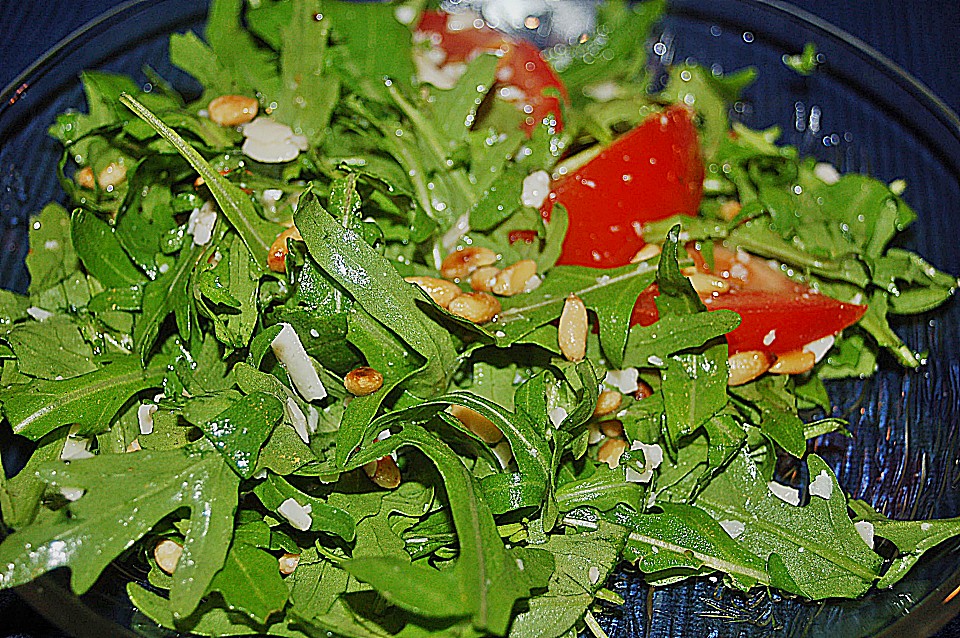 Rucola-Salat mit Pinienkernen und Parmesan von focus666 | Chefkoch.de