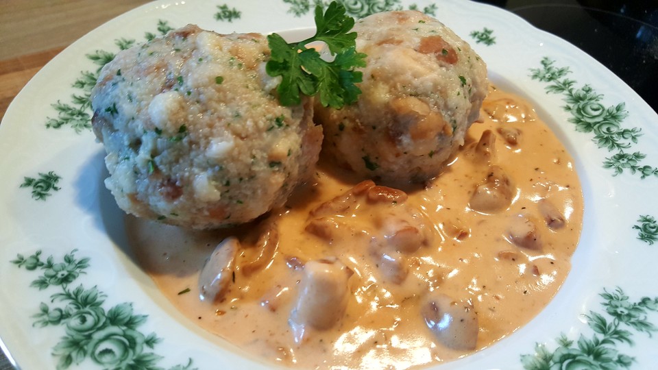 Semmelknödel mit Pfifferling - Rahmsauce von kleiner_engel | Chefkoch.de