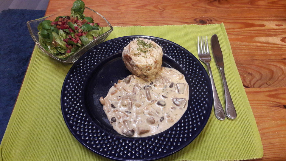Semmelknödel mit Pfifferling - Rahmsauce von kleiner_engel | Chefkoch.de