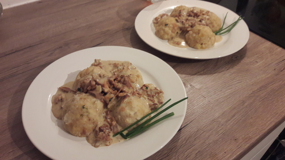 Semmelknödel mit Pfifferling - Rahmsauce von kleiner_engel | Chefkoch.de