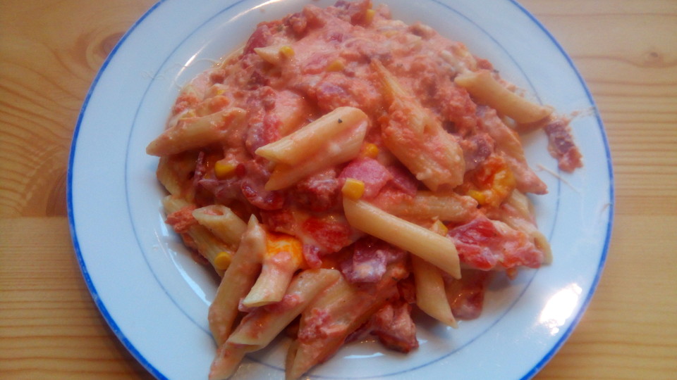 Nudelauflauf mit Salami und Tomatensoße von tonilu | Chefkoch.de