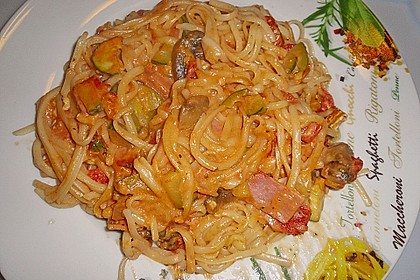 Dieters Linguine mit würziger Camembert - Tomaten - Sauce 5