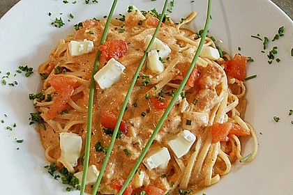 Dieters Linguine mit würziger Camembert - Tomaten - Sauce 3