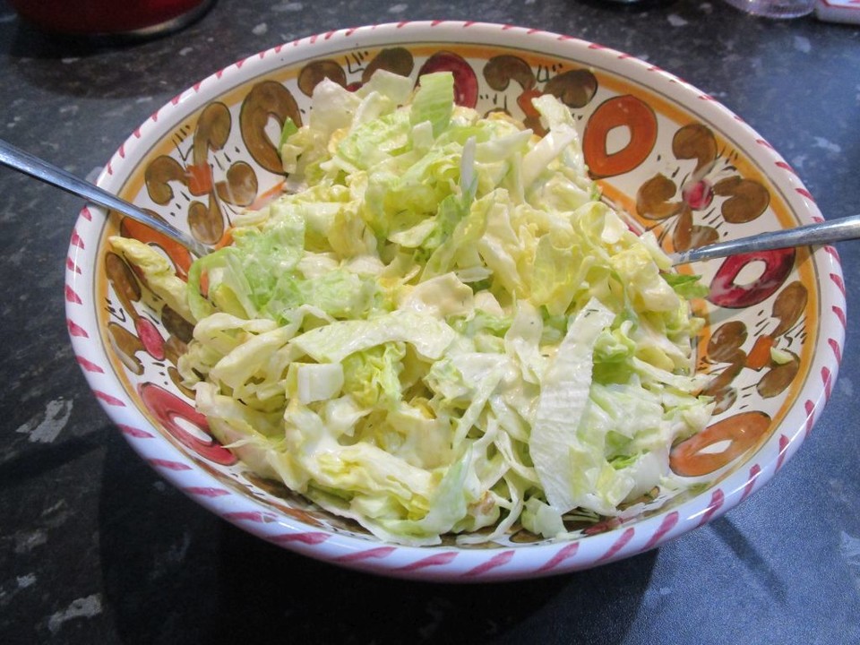Eisbergsalat mit Knoblauch - Sahne - Dressing von Tickerix | Chefkoch.de