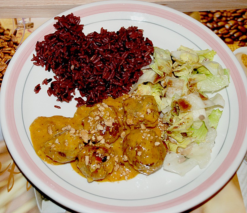 Erdnuss - Hack - Bällchen in Currysauce von ellmi1505 | Chefkoch.de