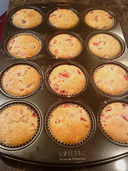 Erdbeermuffins von Christine_R | Chefkoch.de