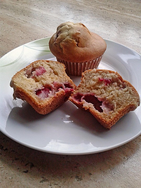 Erdbeermuffins von Christine_R | Chefkoch.de