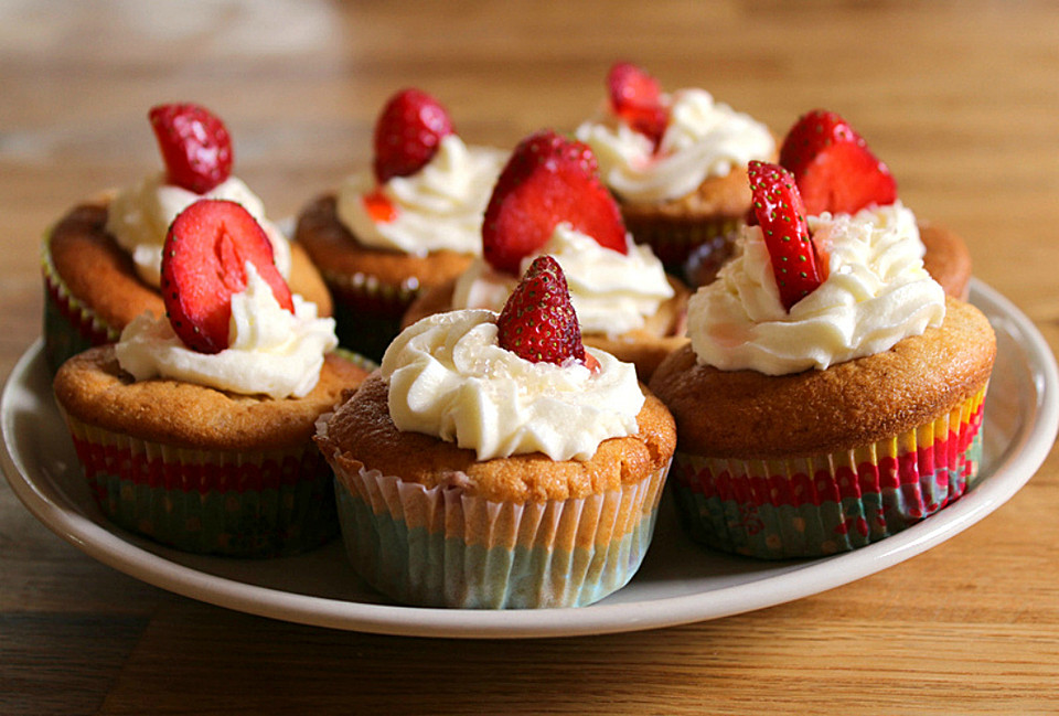 Erdbeermuffins von Christine_R | Chefkoch.de