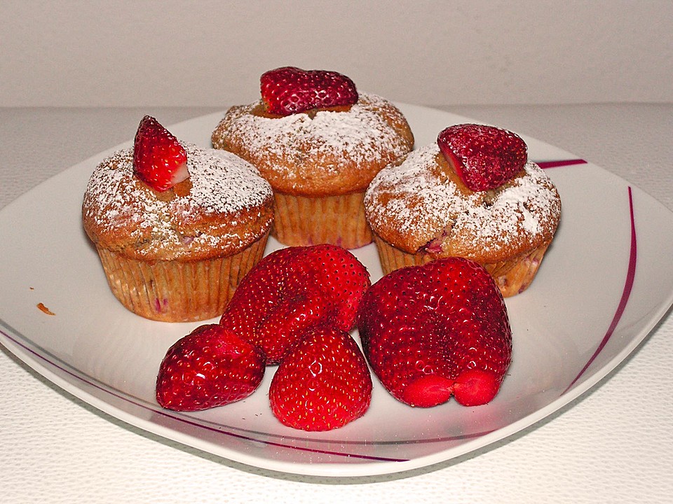 Erdbeermuffins von Christine_R | Chefkoch.de