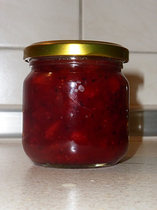 Erdbeer - Kiwi - Marmelade von ratzdieruebe | Chefkoch.de